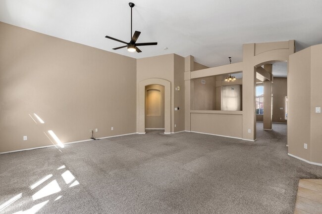 Building Photo - 647 W Fremont Dr