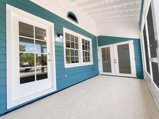 Building Photo - 3209 Ave A W