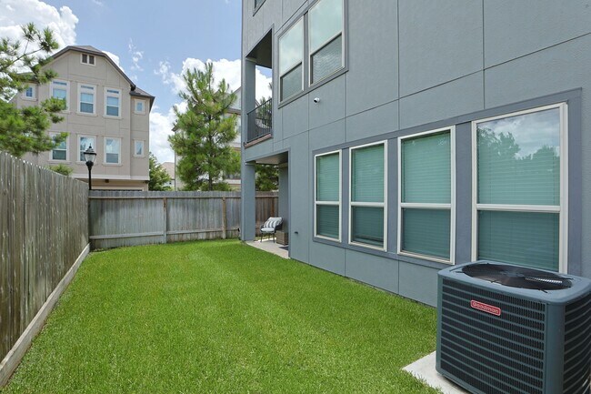 Building Photo - 4004 Centre Meadow Way