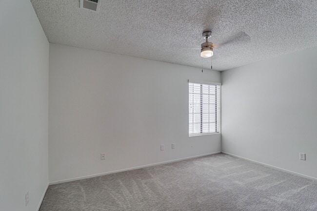 Building Photo - 7330 Stockdale Hwy