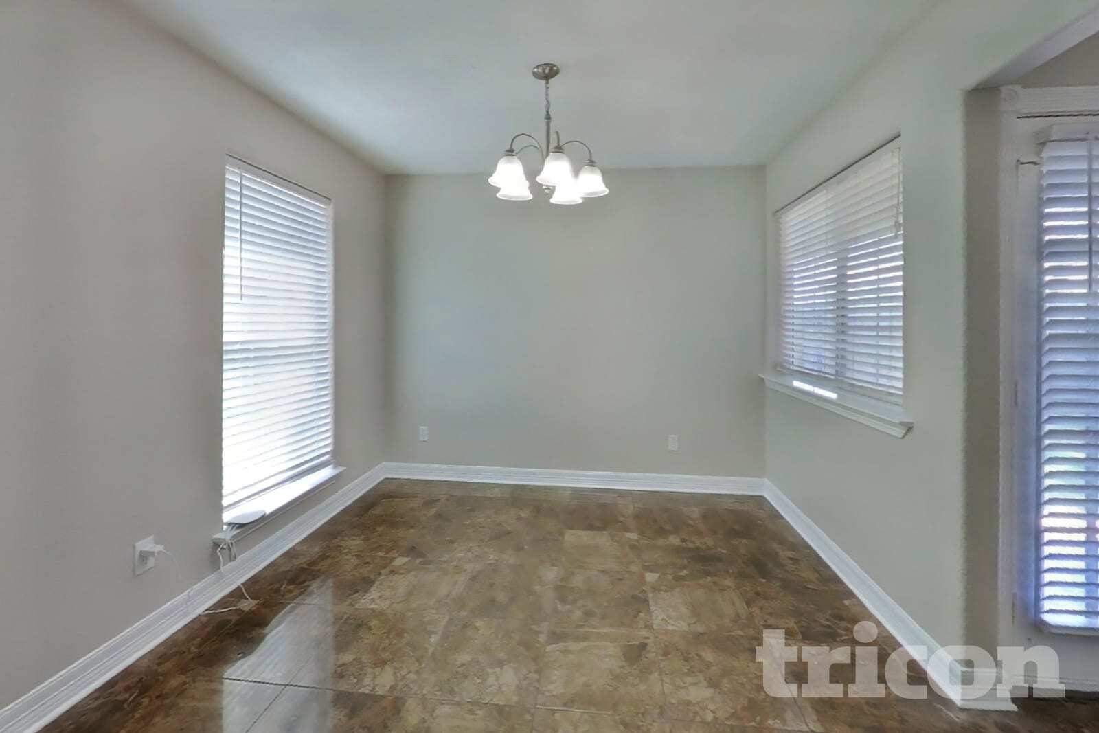 Building Photo - 1715 Evesham Dr