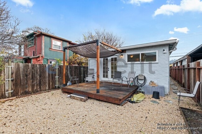 Building Photo - 121 S 37th St