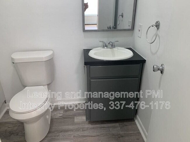 Building Photo - 105 Meaux Blvd Apt 9