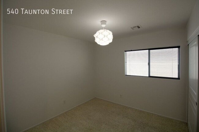 Building Photo - 540 Taunton St