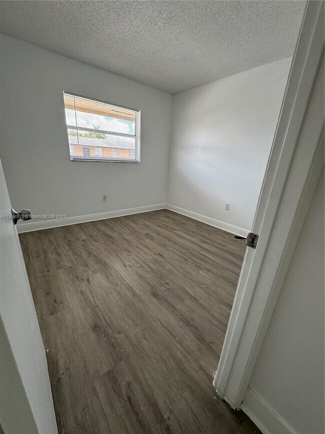 Building Photo - 5491 W 24th Ave