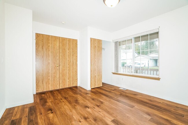 Building Photo - Beautiful, spacious home in Silverado neighborhood. MOVE-IN SPECIAL!!