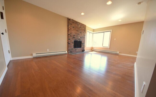 Building Photo - Fremont 5-plex Apts. - 1 bedroom
