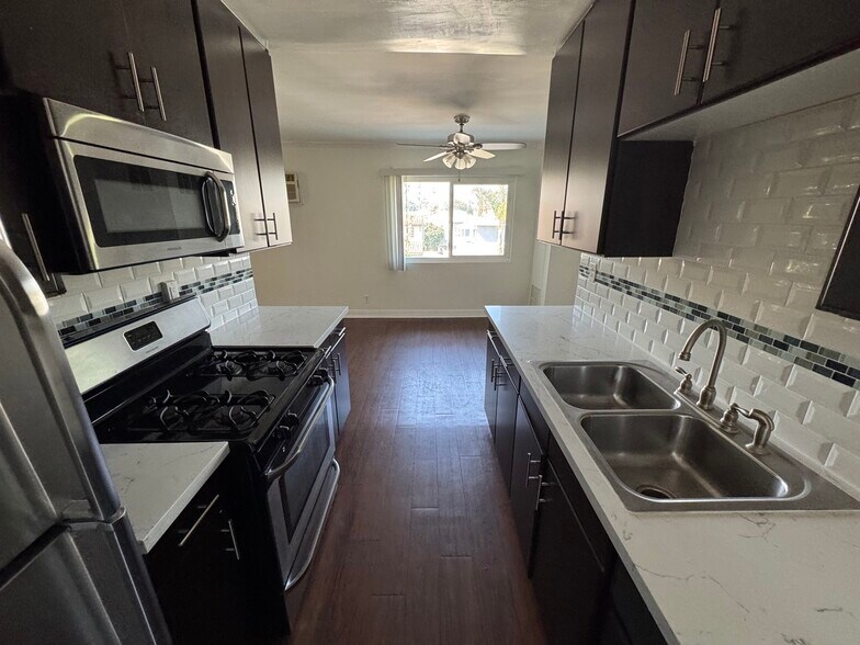 Building Photo - 1138 S Corning St