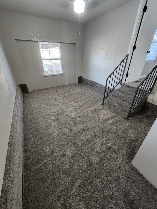 Building Photo - 4415 N Terry Ave
