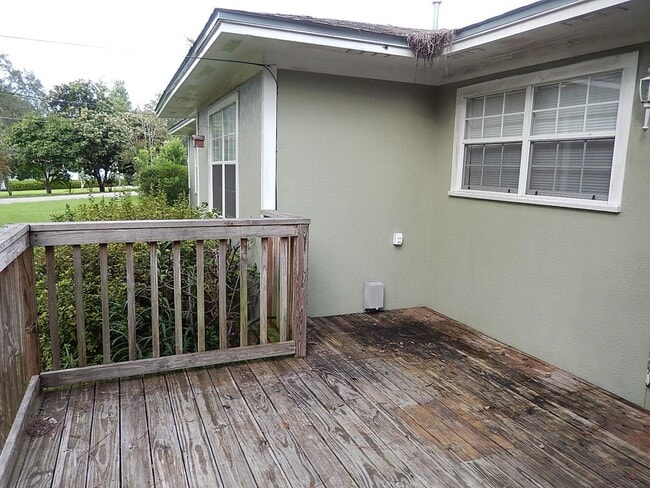 Building Photo - 307 N Dellview Dr