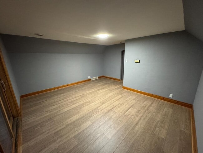 Building Photo - 5102 S Nicholson Ave