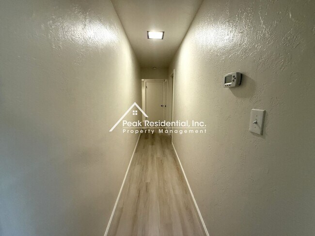 Building Photo - 1280 Grove Ct
