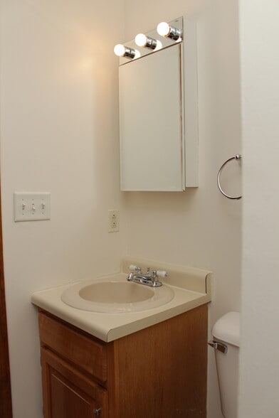 Bathroom - 12 Willey St