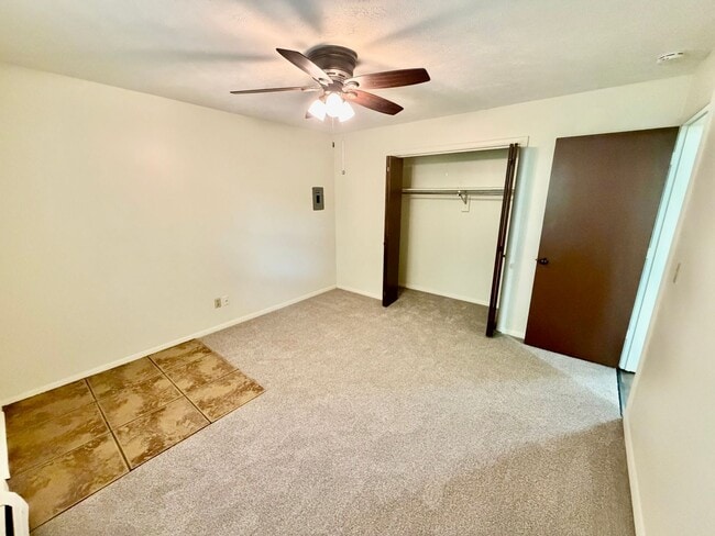 Building Photo - 102 College Park Ct