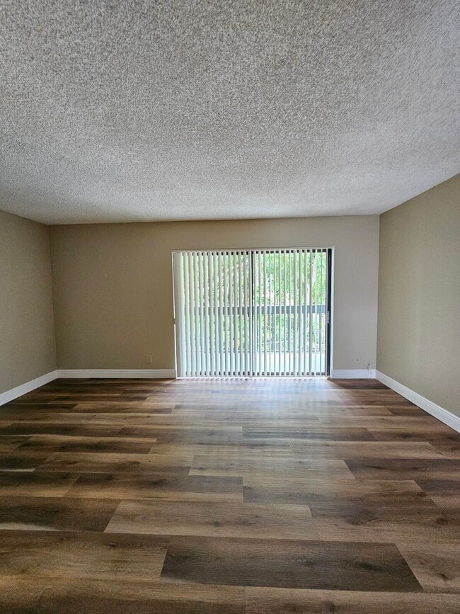 Building Photo - 1850 N Congress Ave