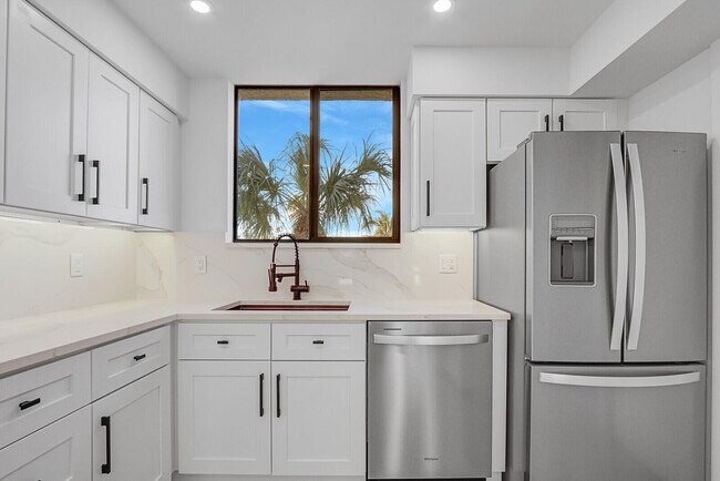 Building Photo - 200 Ocean Trail Way