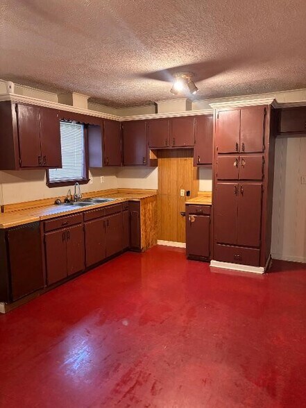 Kitchen - 105 Harvey Street