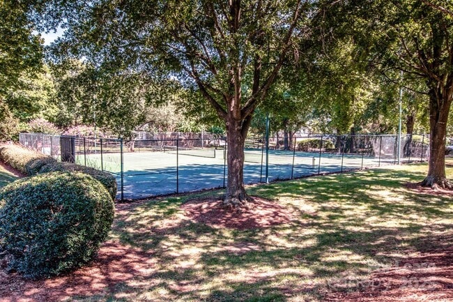 Building Photo - 169 Southhaven Dr