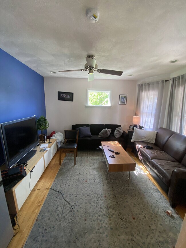 Primary Photo - 120 Windsor Rd