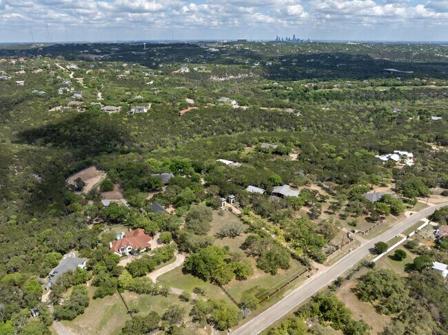 Building Photo - 907 Crystal Creek Dr