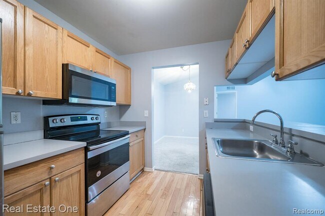 Building Photo - 44770 Marigold Dr