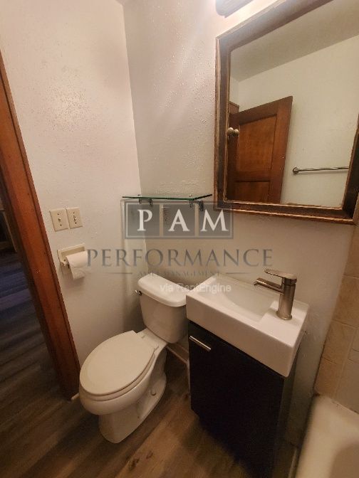 Building Photo - 1114 16th Ave