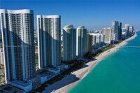 Building Photo - 16001 Collins Ave