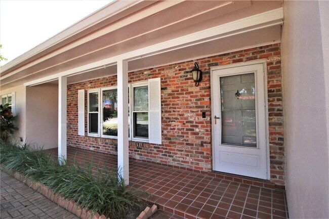 Building Photo - 1001 Brookside Dr