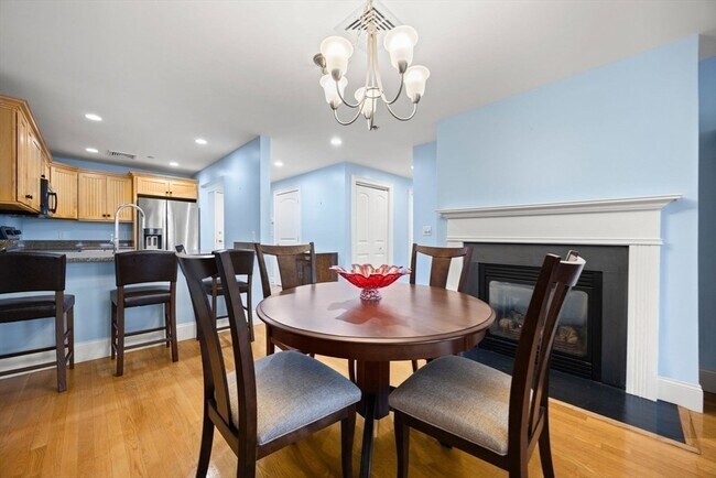 Building Photo - Versatile 1bedroom custom  condo