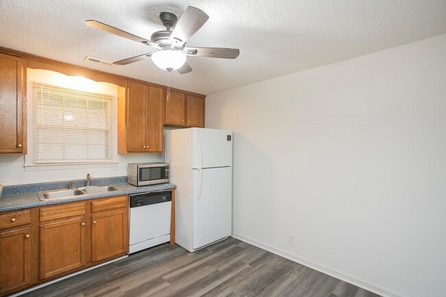 Building Photo - 108 Panamint Dr