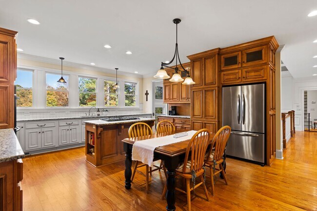 Building Photo - 1070 Riverwalk Point