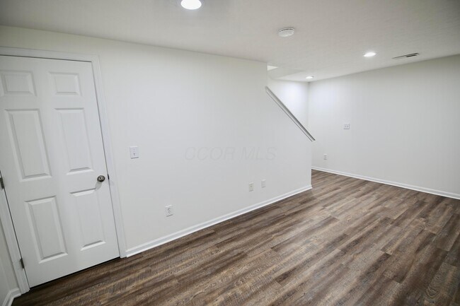Building Photo - 8330 Bruntsfield Rd