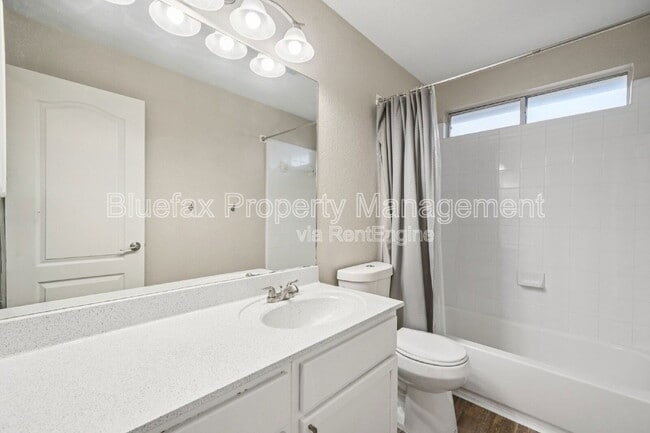 Building Photo - 422 Granite Bay