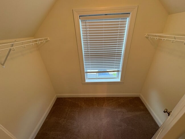 Building Photo - Charming 4 bedroom 3 bath in Ballston Lake #