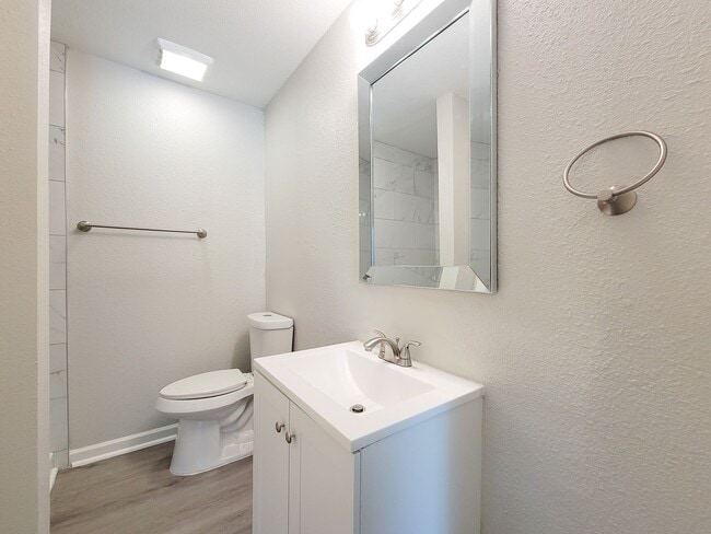 Building Photo - RECENTLY REMODELED 4 BEDROOM 2 BATH LEASE HOME WITH ALL THE UPGRADES.  CHECK THIS OUT.  WON'T LAS...