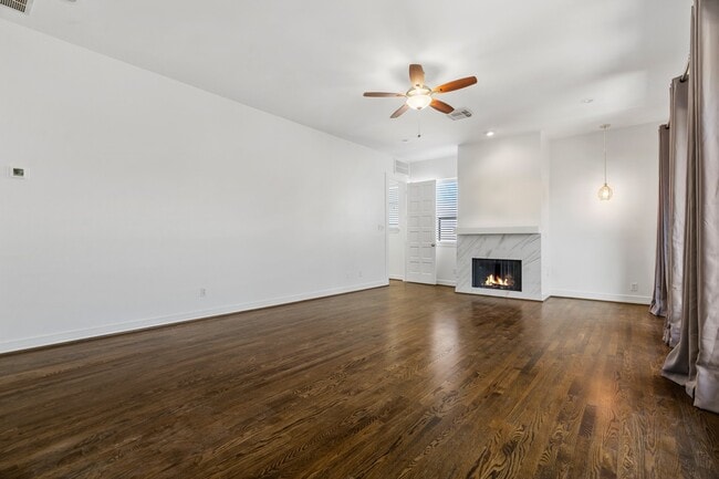 Building Photo - 5602 San Felipe St