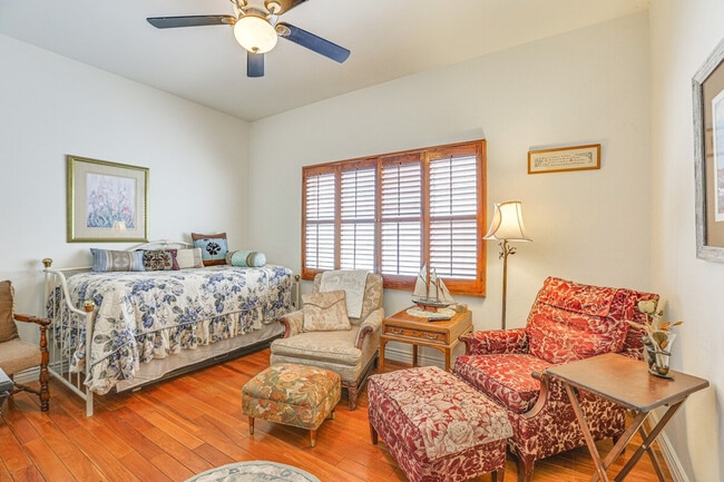 Building Photo - 107 W Windsor Ave