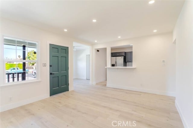 Building Photo - 20026 Kittridge St