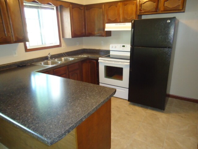 Primary Photo - 1523 Viking Ave