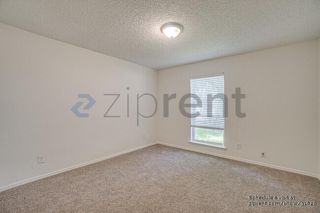 Building Photo - 8730 Grenadier Dr