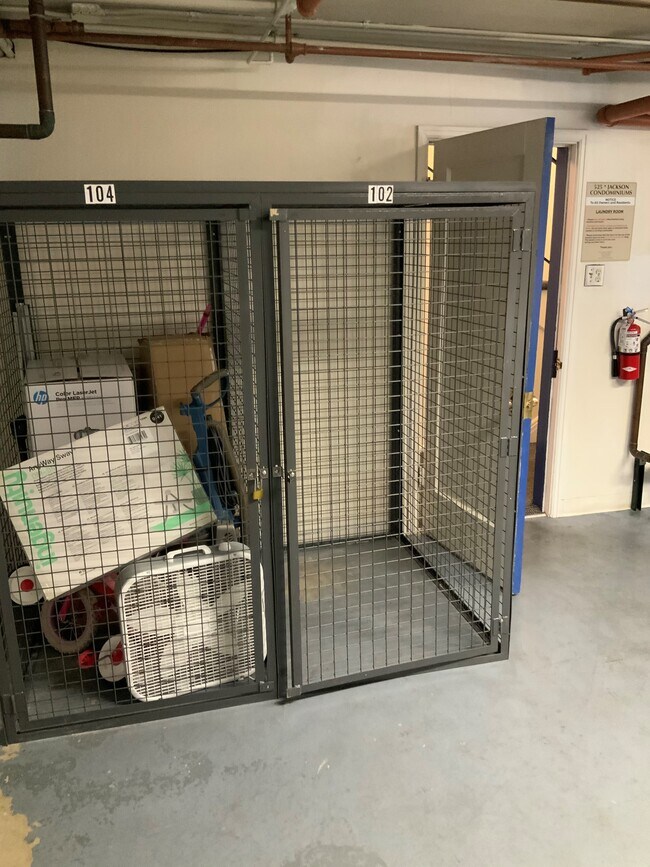 Building Photo - 525 Jackson St