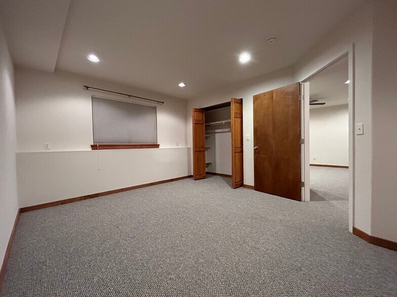 Building Photo - 70 Gila Dr