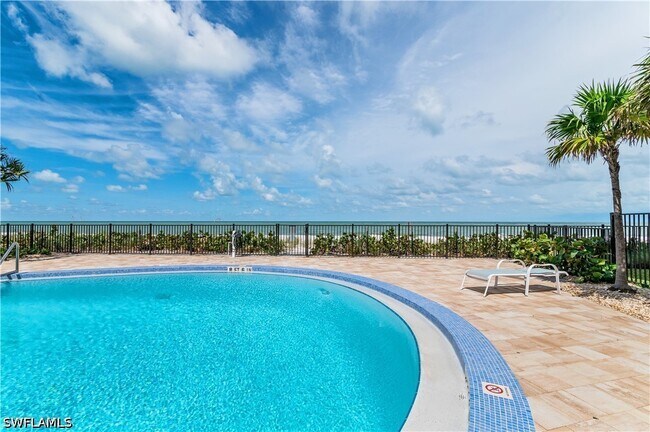 Building Photo - 3399 Gulf Shore Blvd N
