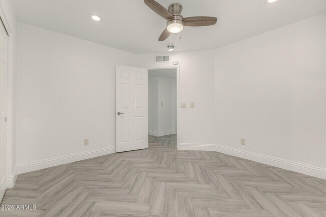 Building Photo - 16236 N 51st St