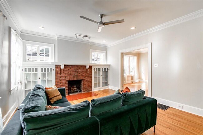 Building Photo - 628 Cooledge Ave NE