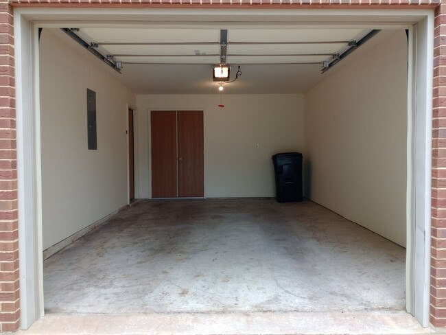 Building Photo - 701-703 Glenstone Dr.