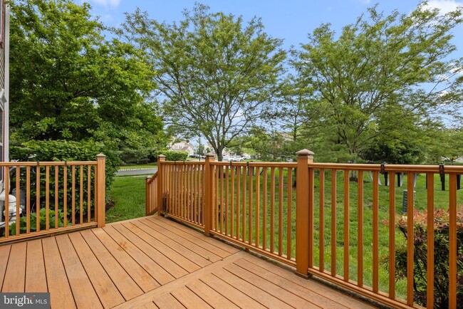 Building Photo - 115 Goldfinch Ct