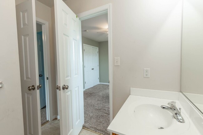 Building Photo - 3 Bed, 2.5 Bath, Single Family Home in Martinsburg, WV