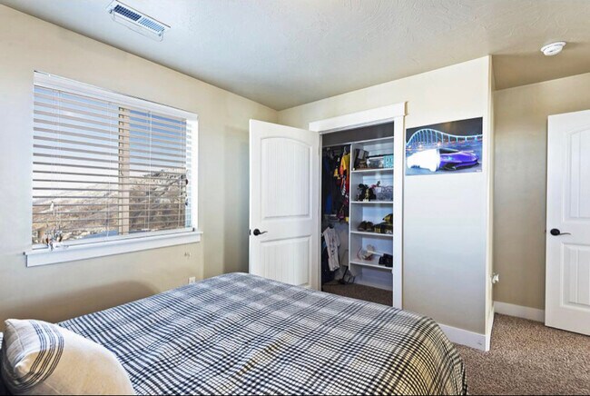 Building Photo - 2031 Tall Woods Dr