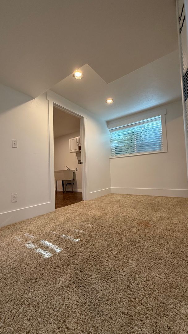 Building Photo - Large Single Family Lehi Home available now!